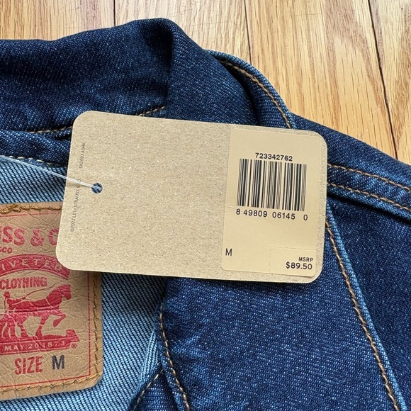 NWT Levi's Men’s Denim Trucker Jacket Button Standard Fit Medium Blue NEW - Picture 3 of 4